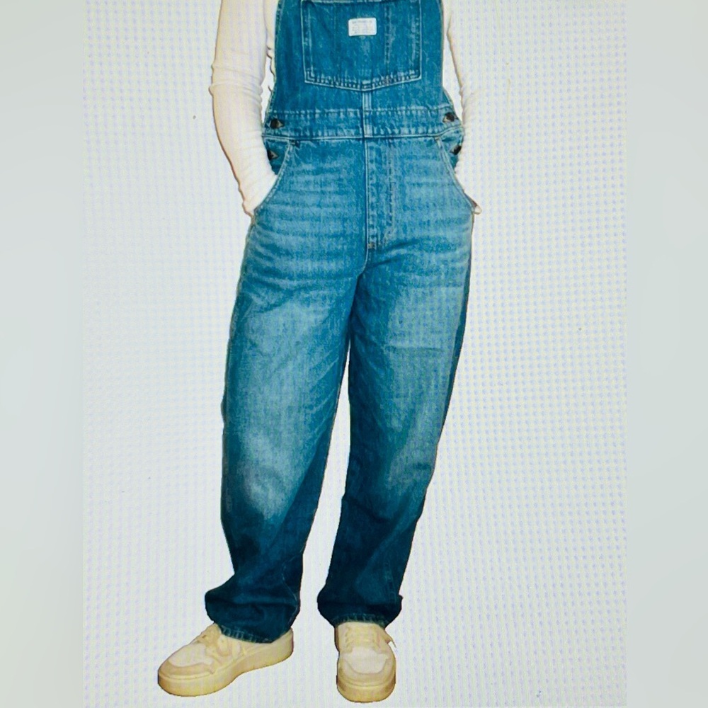 Levi's Women's Vintage Jeans Cotton Denim Overalls Medium Wash NWT 853150024 - Picture 3 of 14